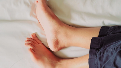 Woman spends years biting husband’s toes to help him recover from brain injury